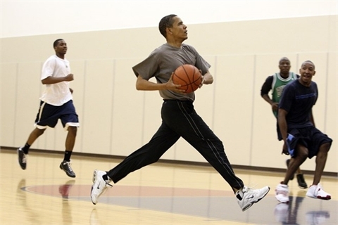 Ít ai biết rằng, môn thể thao ưa thích của Tổng thống Mỹ Barack Obama là bóng rổ. 